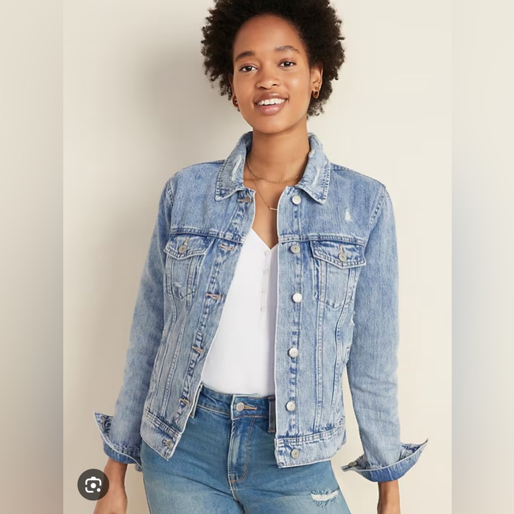 Women’s Old Navy Distressed Jean Jacket - Size XS | Color: Medium Wash